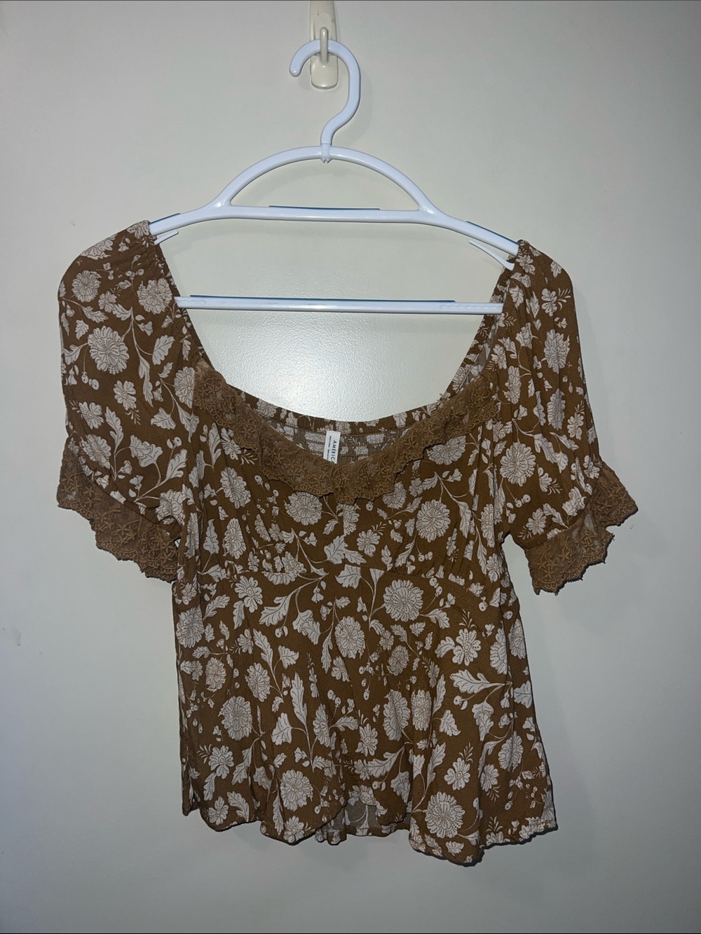 American Eagle Outfitters Brown & White Floral Lace-Trim Blouse